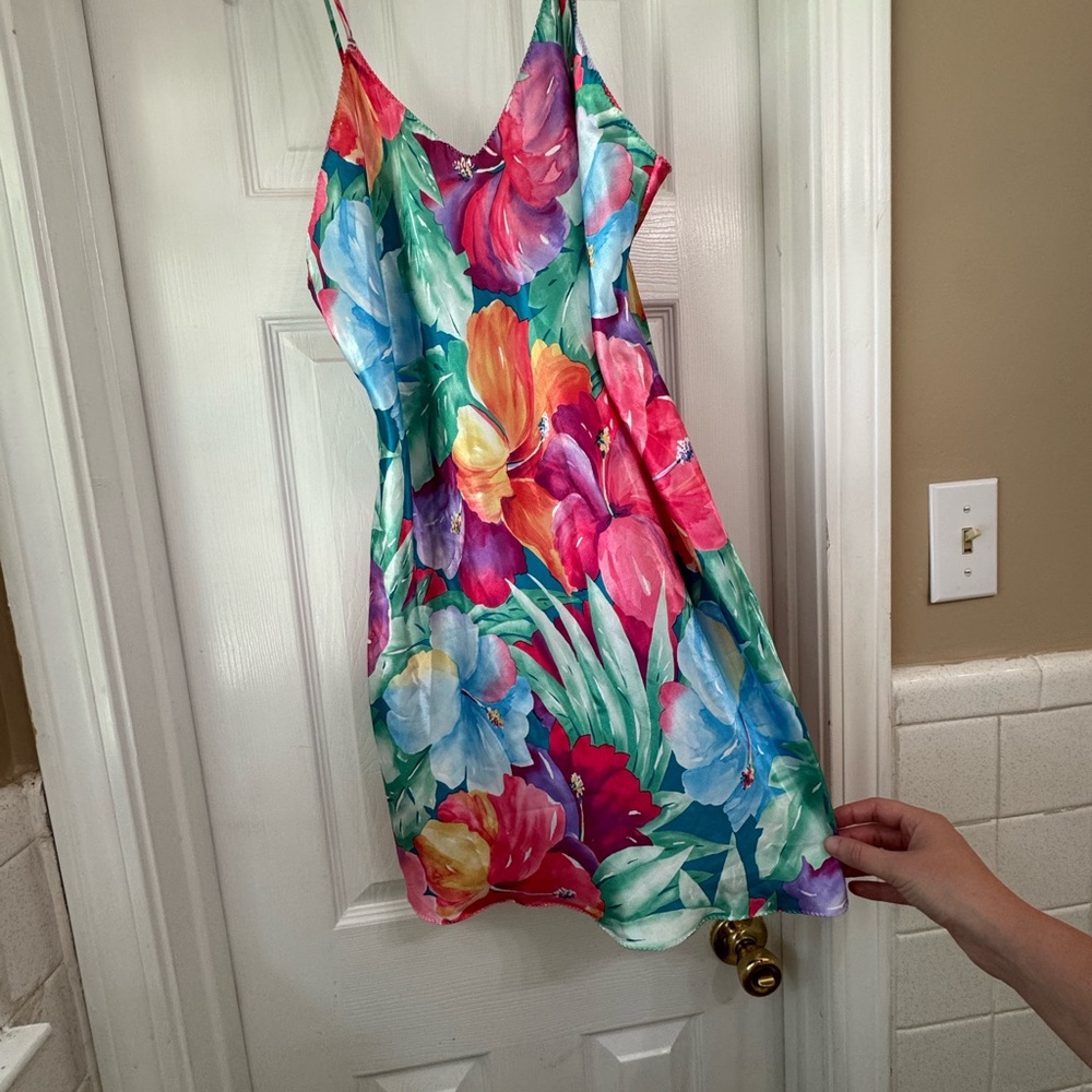 Val Mode Bright Floral Nightgown Size L - Picture 2 of 6